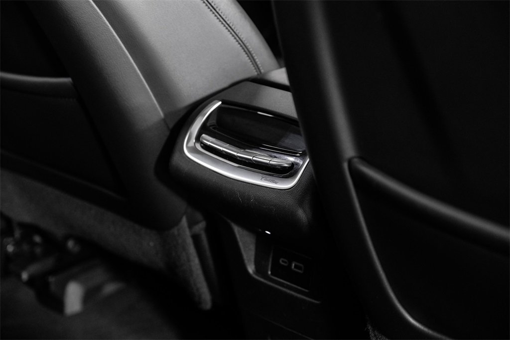 Used 2024 Cadillac XT6 Premium Luxury image 39