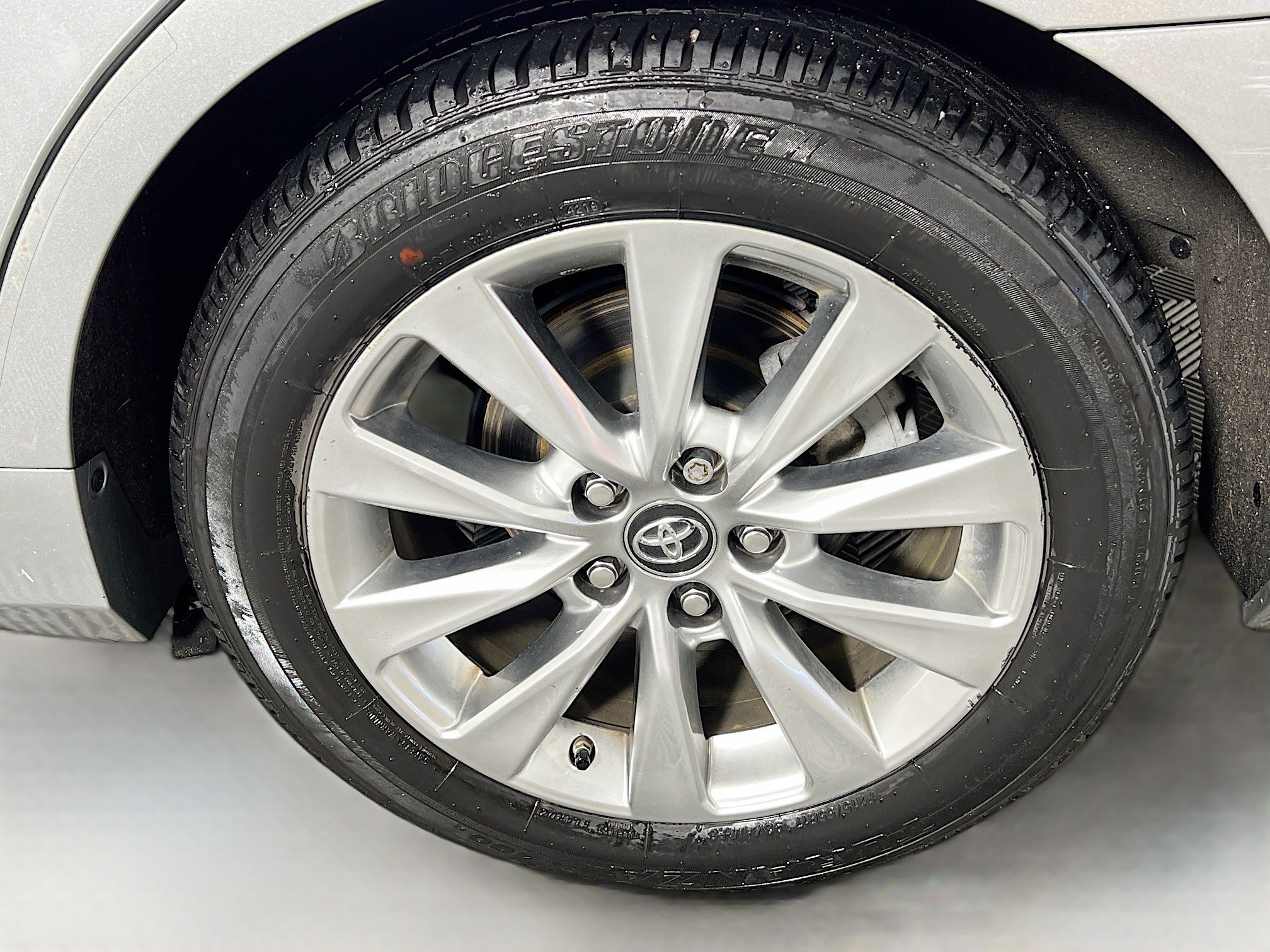 Used 2017 Toyota Camry XLE FWD image 25