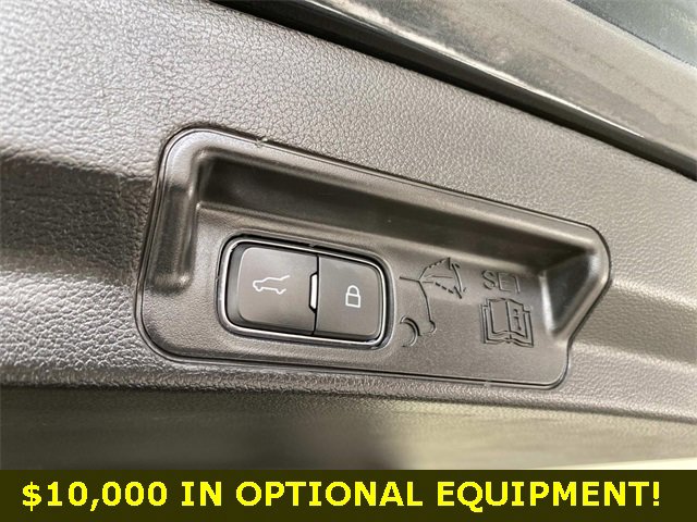 Used 2022 Ford Explorer XLT w/ Equipment Group 202A image 14