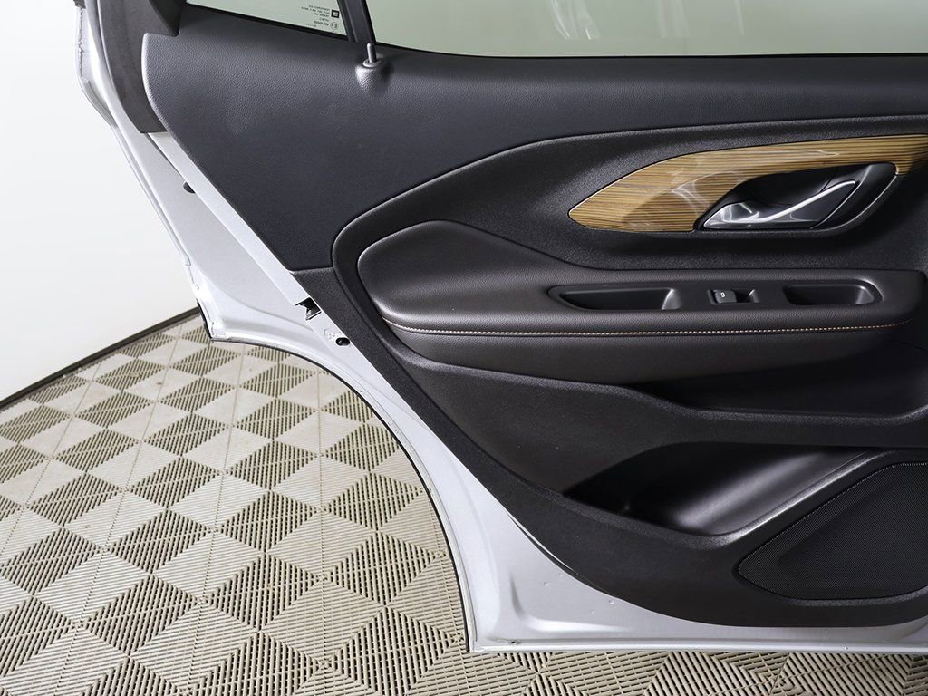 Used 2020 GMC Terrain SLE image 19