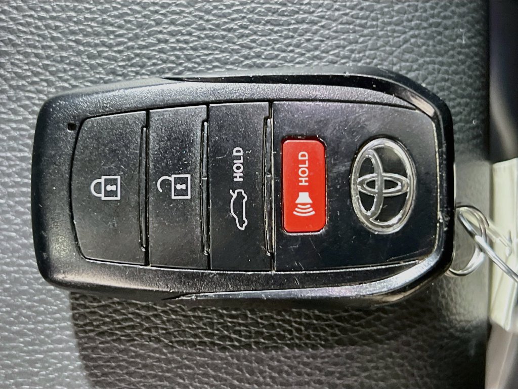 Used 2025 Toyota Camry SE FWD image 33
