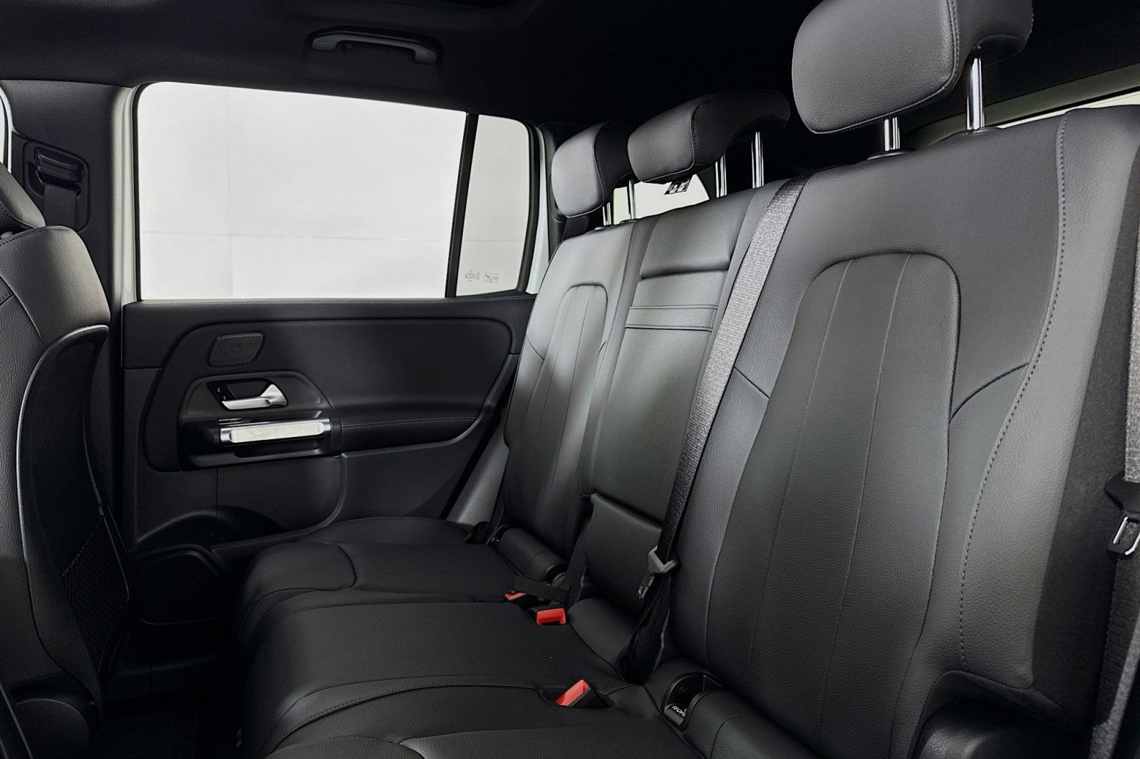 New 2026 Mercedes-Benz GLB 250 image 7