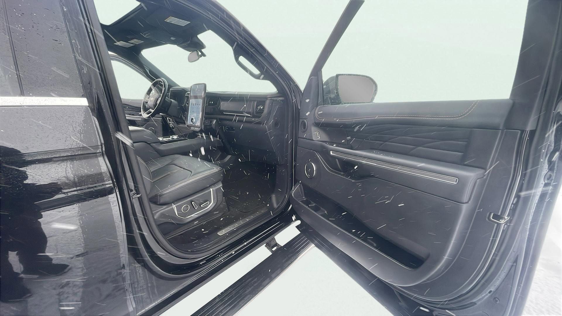 Used 2023 Ford Expedition Max Platinum image 17