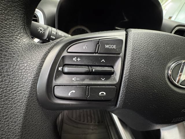 Used 2022 Hyundai Venue SE FWD image 18