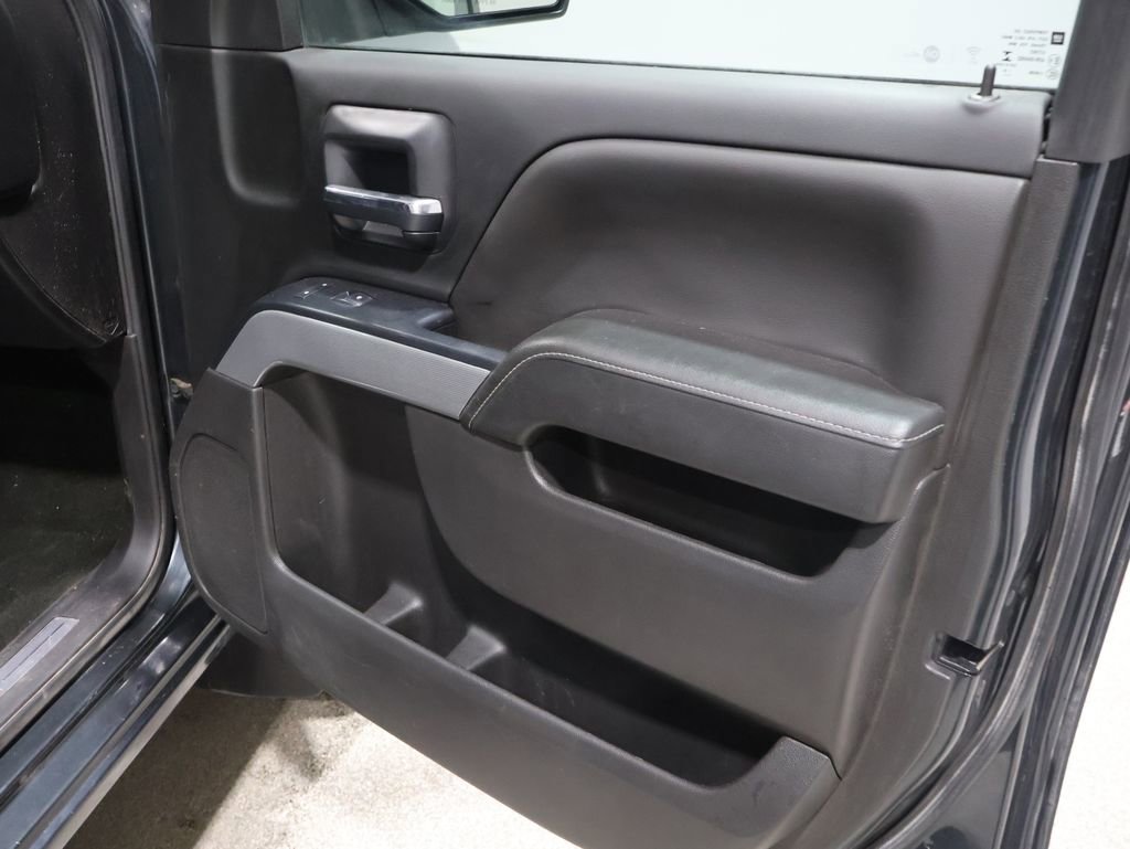 Used 2018 Chevrolet Silverado 1500 LT w/ All Star Edition image 24