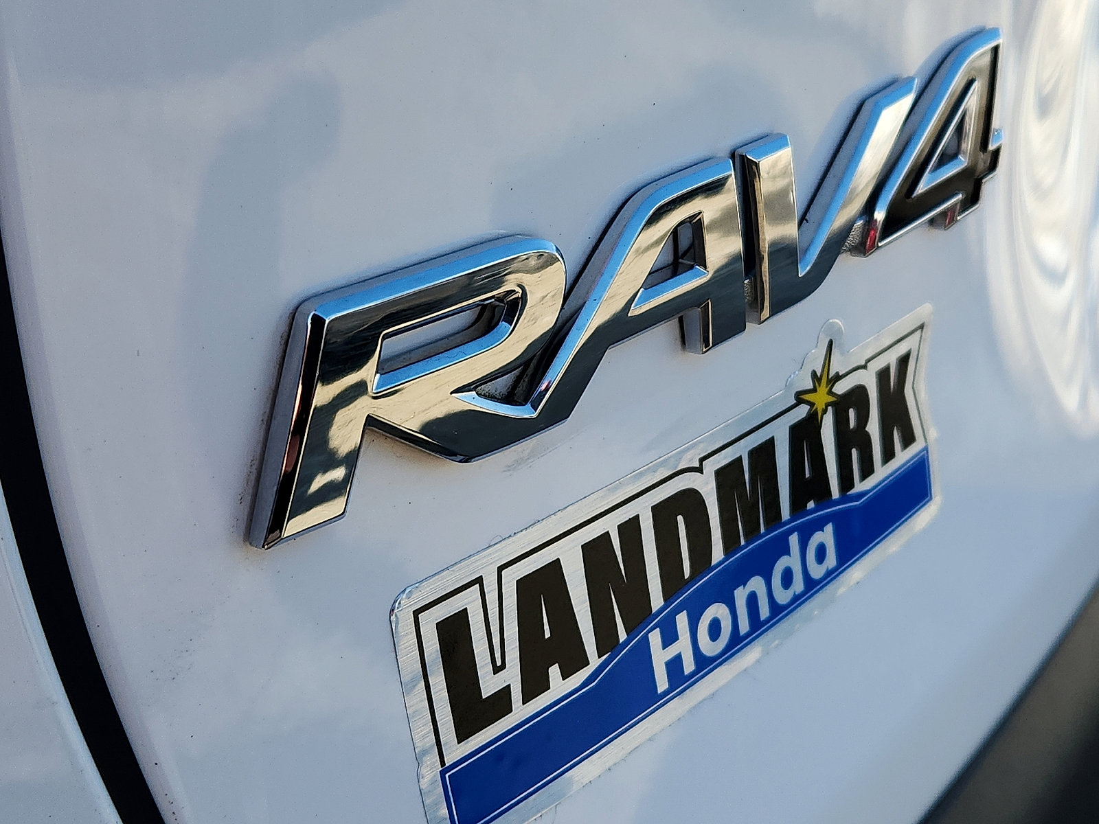 Used 2023 Toyota RAV4 LE image 28