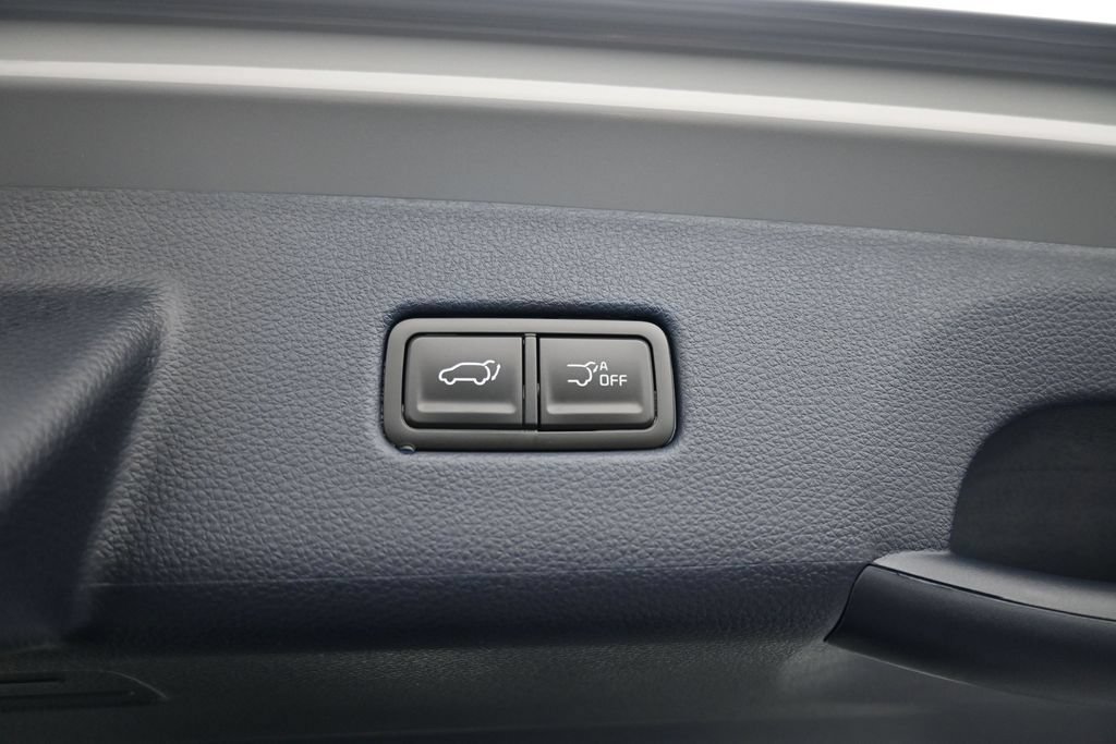 New 2026 Kia Carnival EX FWD image 23