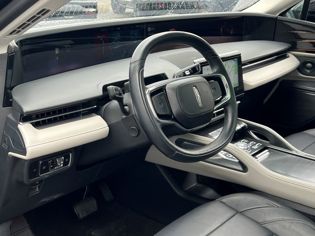 Used 2025 Lincoln Nautilus Premier w/ Equipment Group 102A image 18