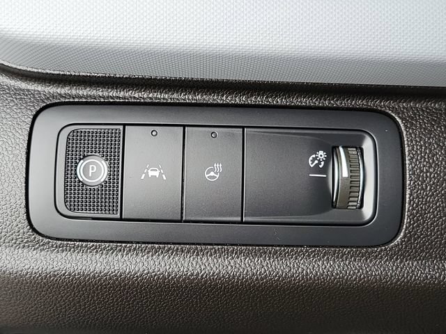 Used 2027 Chevrolet Bolt LT w/ Comfort Package FWD image 16