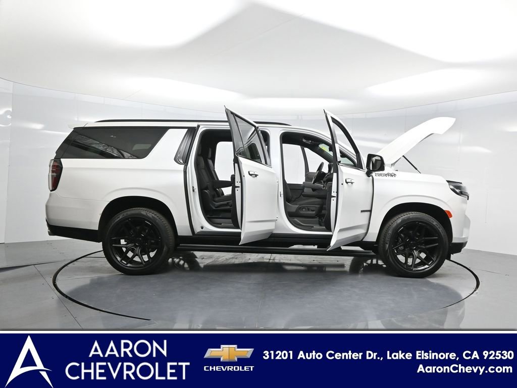 New 2024 Chevrolet Suburban High Country AWD/4WD image 3