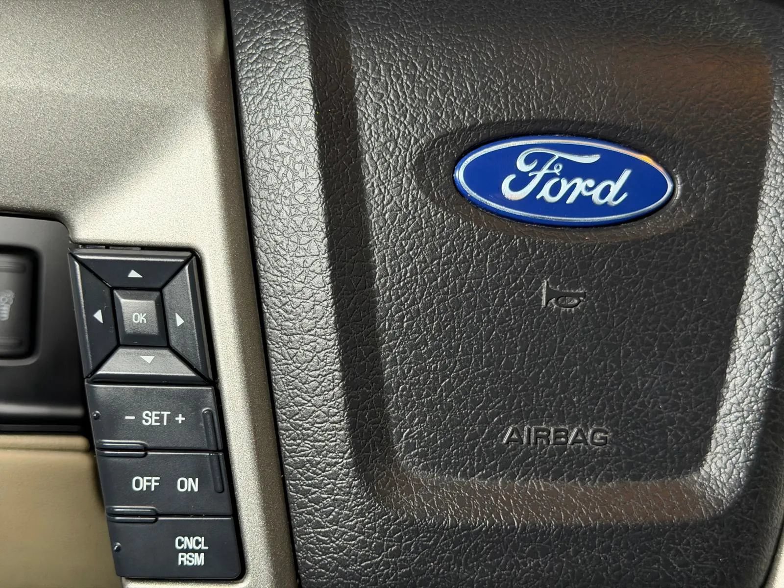 Used 2017 Ford Expedition Limited w/ Equipment Group 301A AWD/4WD image 35