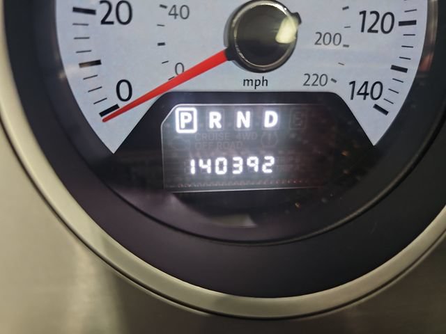 Used 2009 Volkswagen Routan SEL Premium FWD image 16