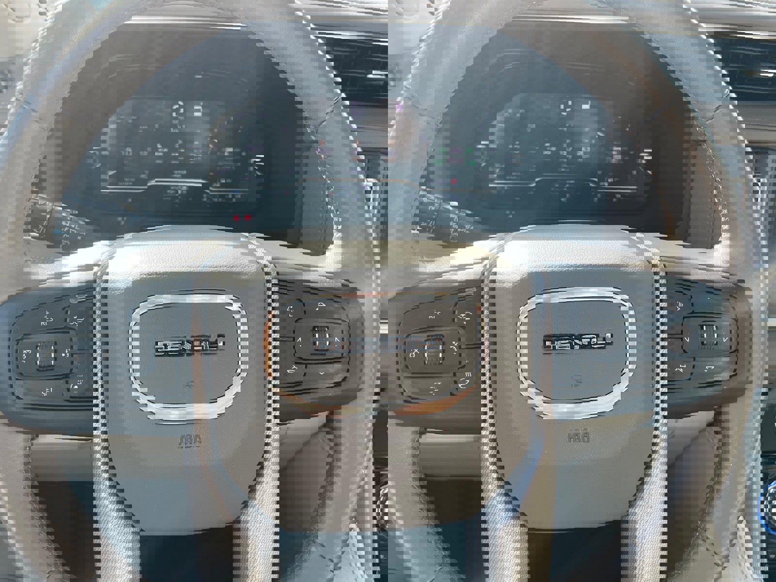 Used 2022 GMC Yukon Denali image 15