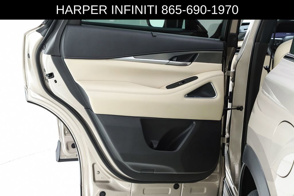 Used 2023 INFINITI QX60 Luxe w/ Vision Package FWD image 18