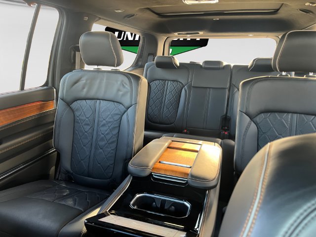 Used 2023 Jeep Grand Wagoneer Series III AWD/4WD image 26