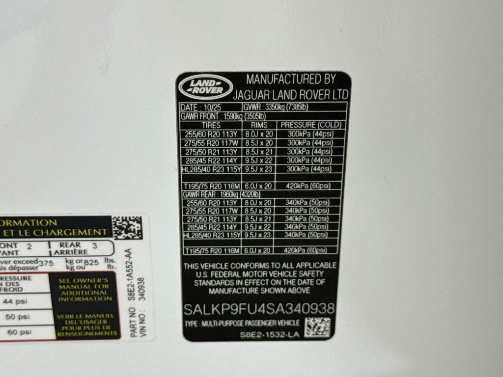 Certified 2025 Land Rover Range Rover SE AWD/4WD image 33