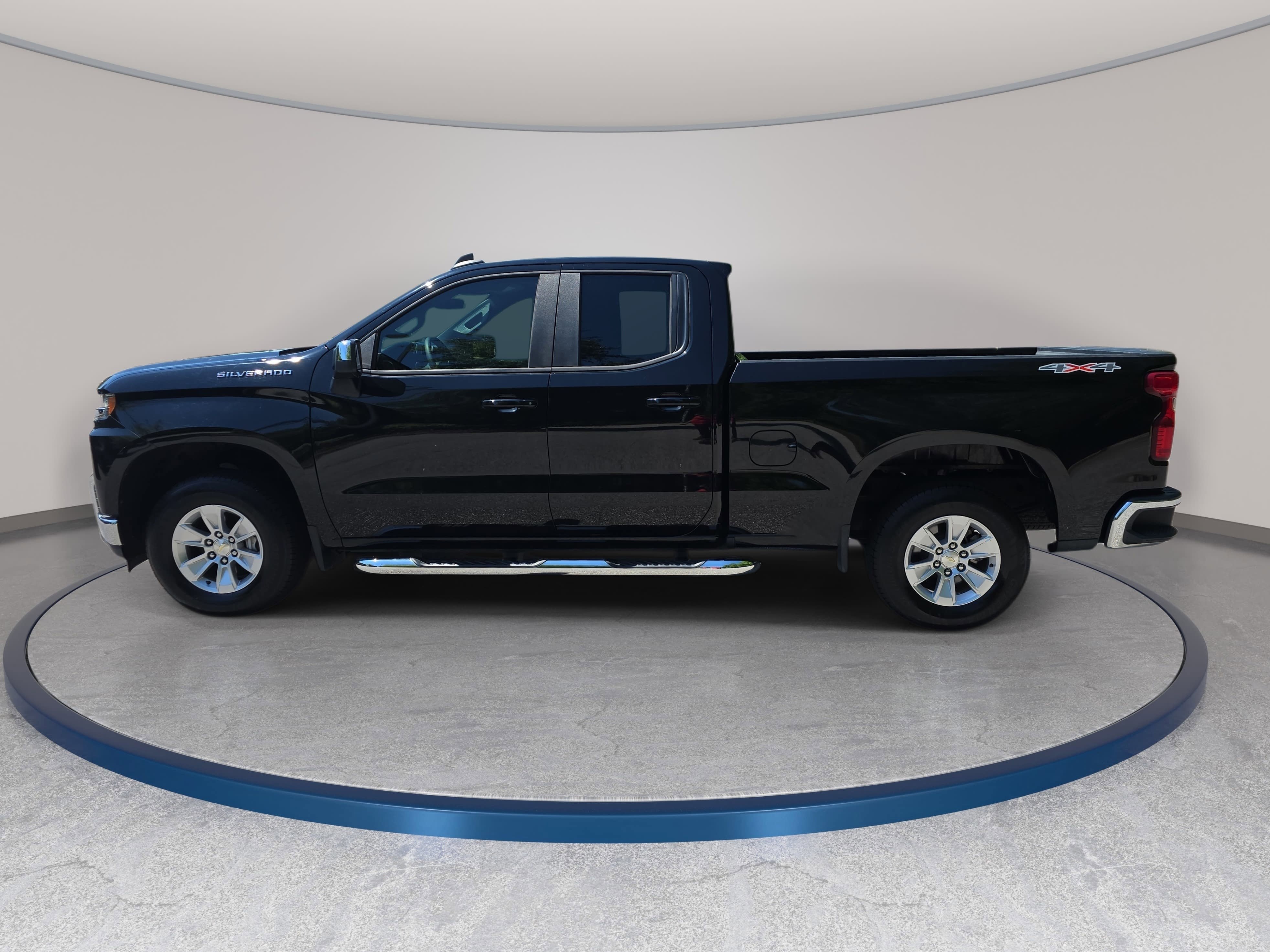 Used 2020 Chevrolet Silverado 1500 LT w/ Trailering Package AWD/4WD image 8