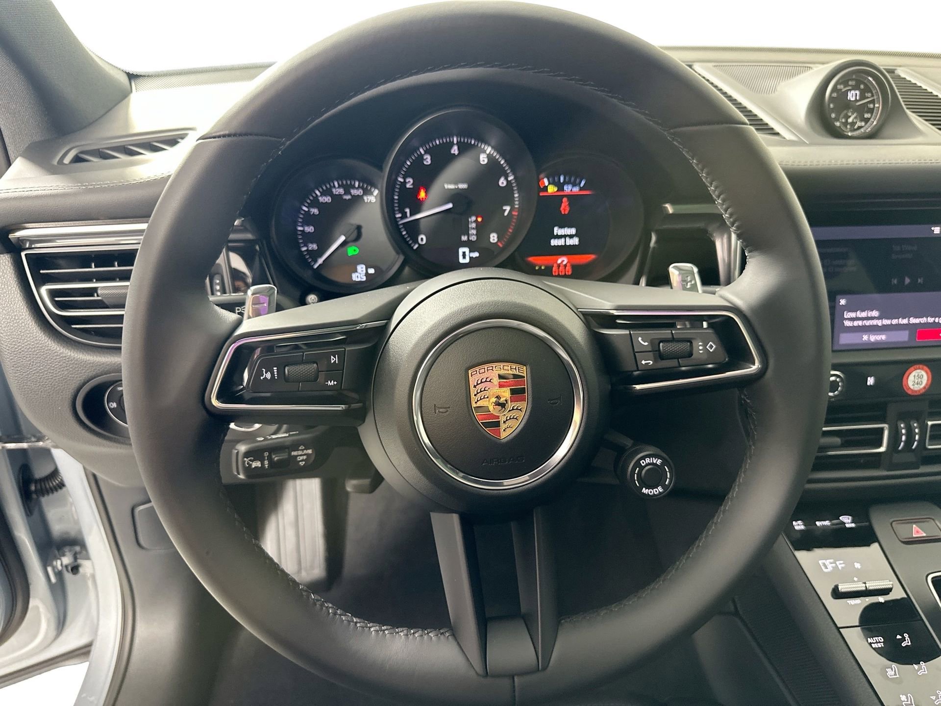 Certified 2026 Porsche Macan image 20