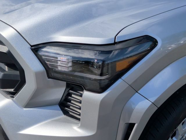 Used 2025 Toyota Tacoma SR5 AWD/4WD image 10
