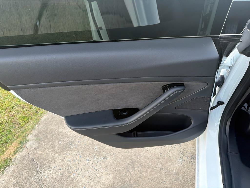 Used 2018 Tesla Model 3 Long Range RWD image 32