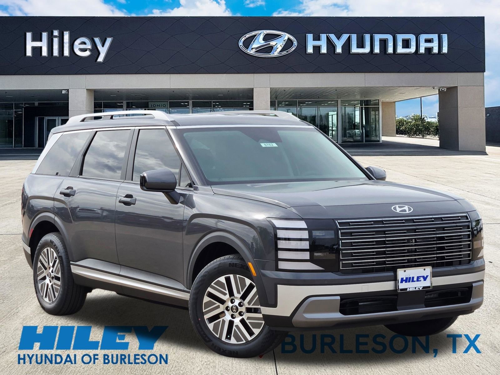 New 2026 Hyundai Palisade FWD Hybrid image 2