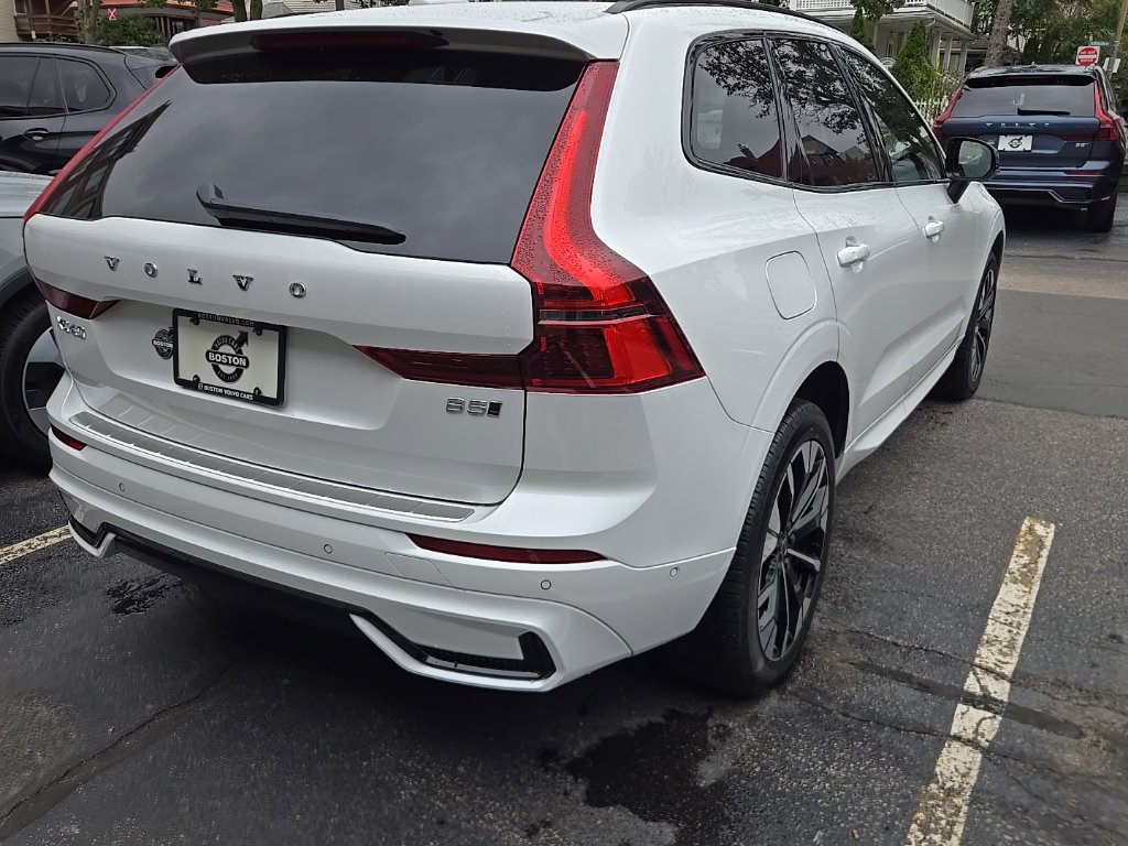 Certified 2026 Volvo XC60 B5 Plus AWD/4WD image 9