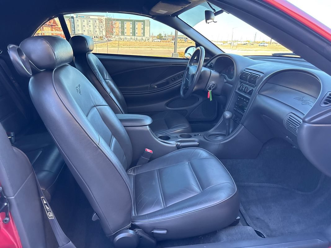 Used 2001 Ford Mustang Convertible RWD image 20