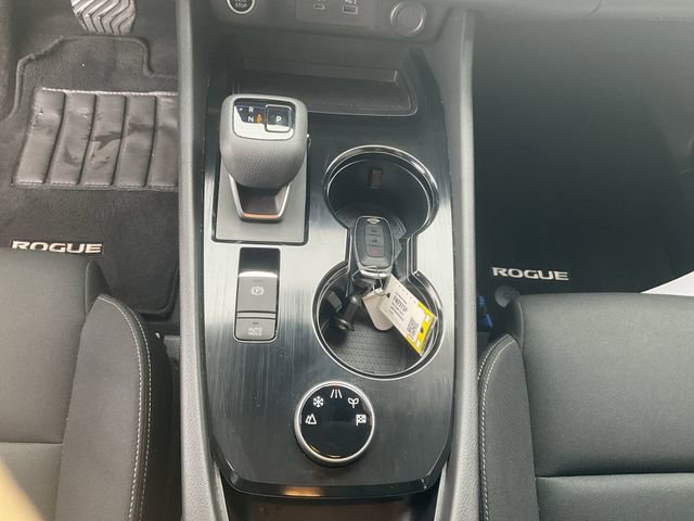 Used 2023 Nissan Rogue S image 23