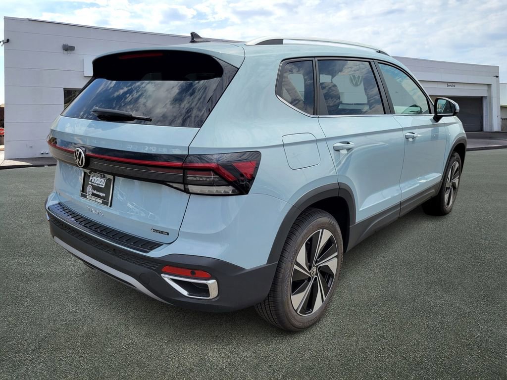 New 2025 Volkswagen Taos SE image 3