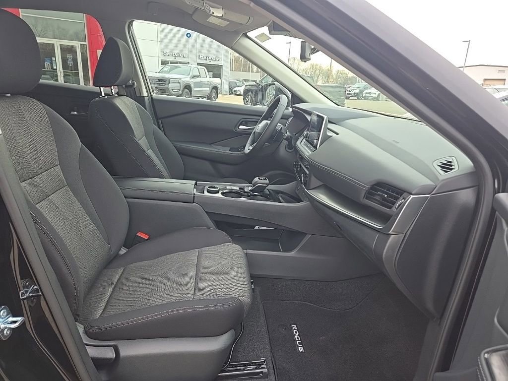 New 2026 Nissan Rogue SV w/ Cold Weather Package AWD/4WD image 27