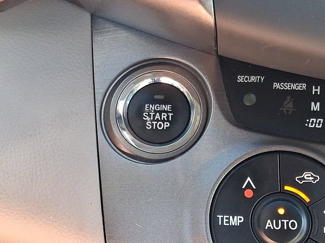 Used 2010 Toyota RAV4 Limited AWD/4WD image 24
