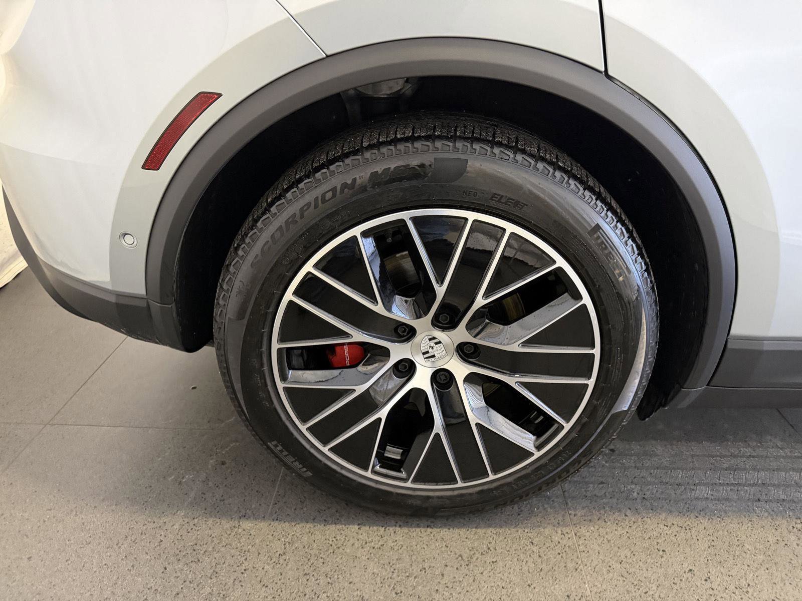 Certified 2025 Porsche Macan 4S Electric image 12