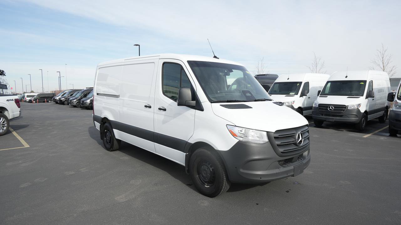 Used 2025 Mercedes-Benz Sprinter 2500 image 3