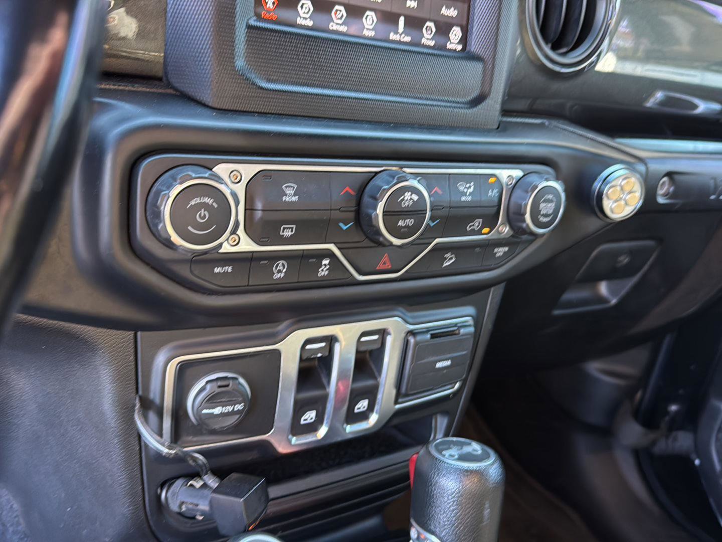 Used 2020 Jeep Wrangler Sport image 18