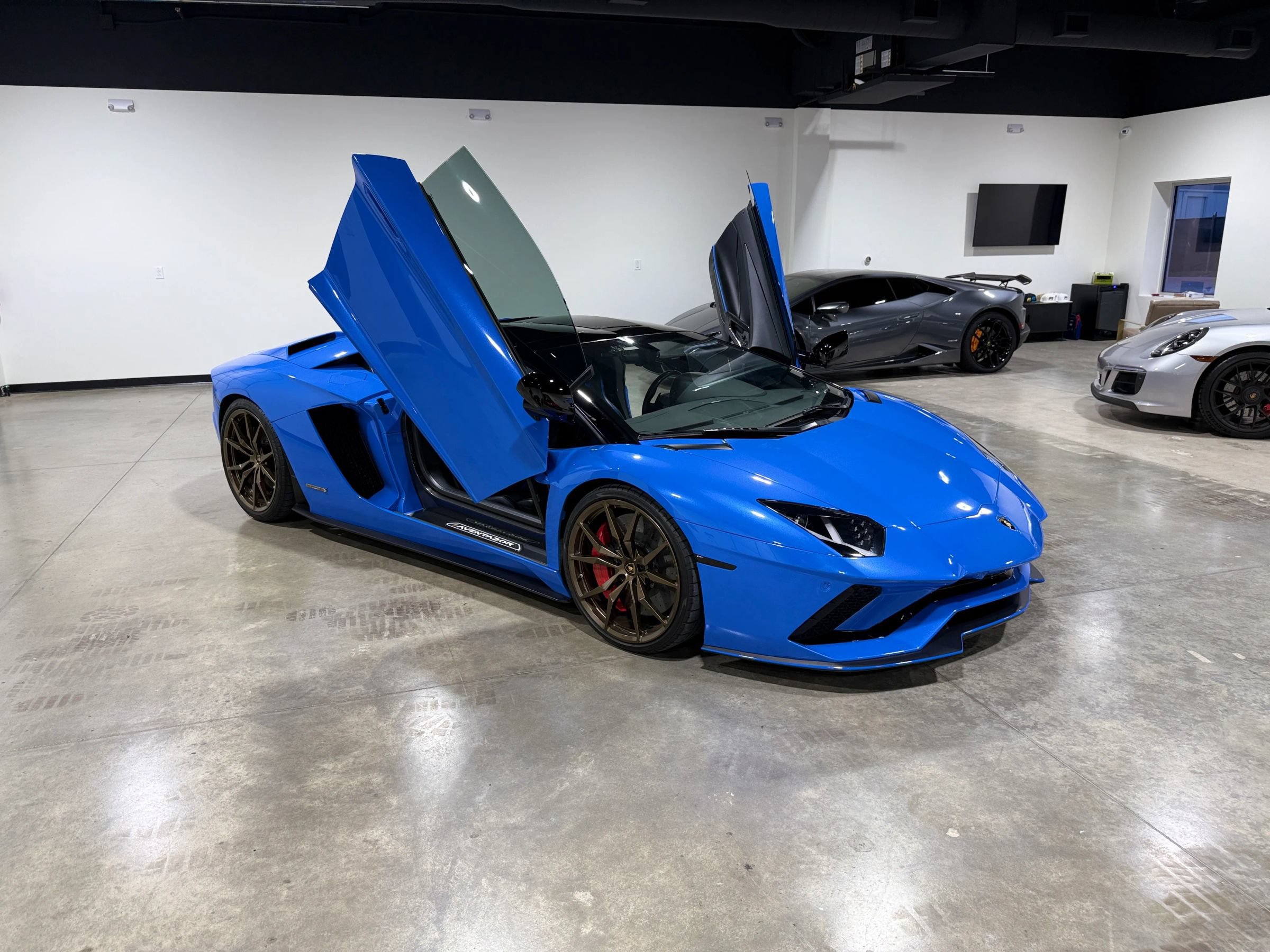 Used 2018 Lamborghini Aventador S AWD/4WD image 63