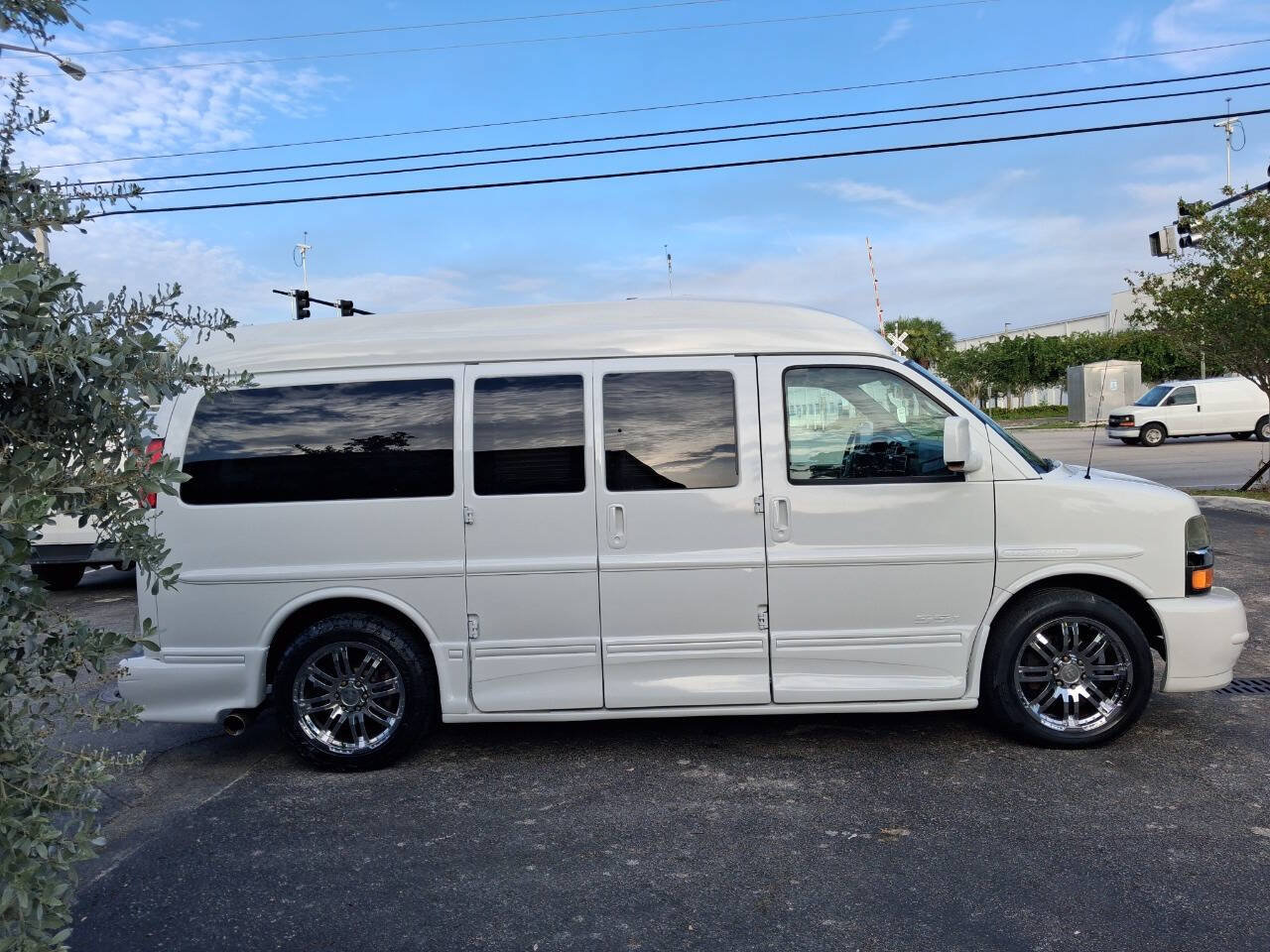Used 2012 Chevrolet Express 1500 RWD image 5