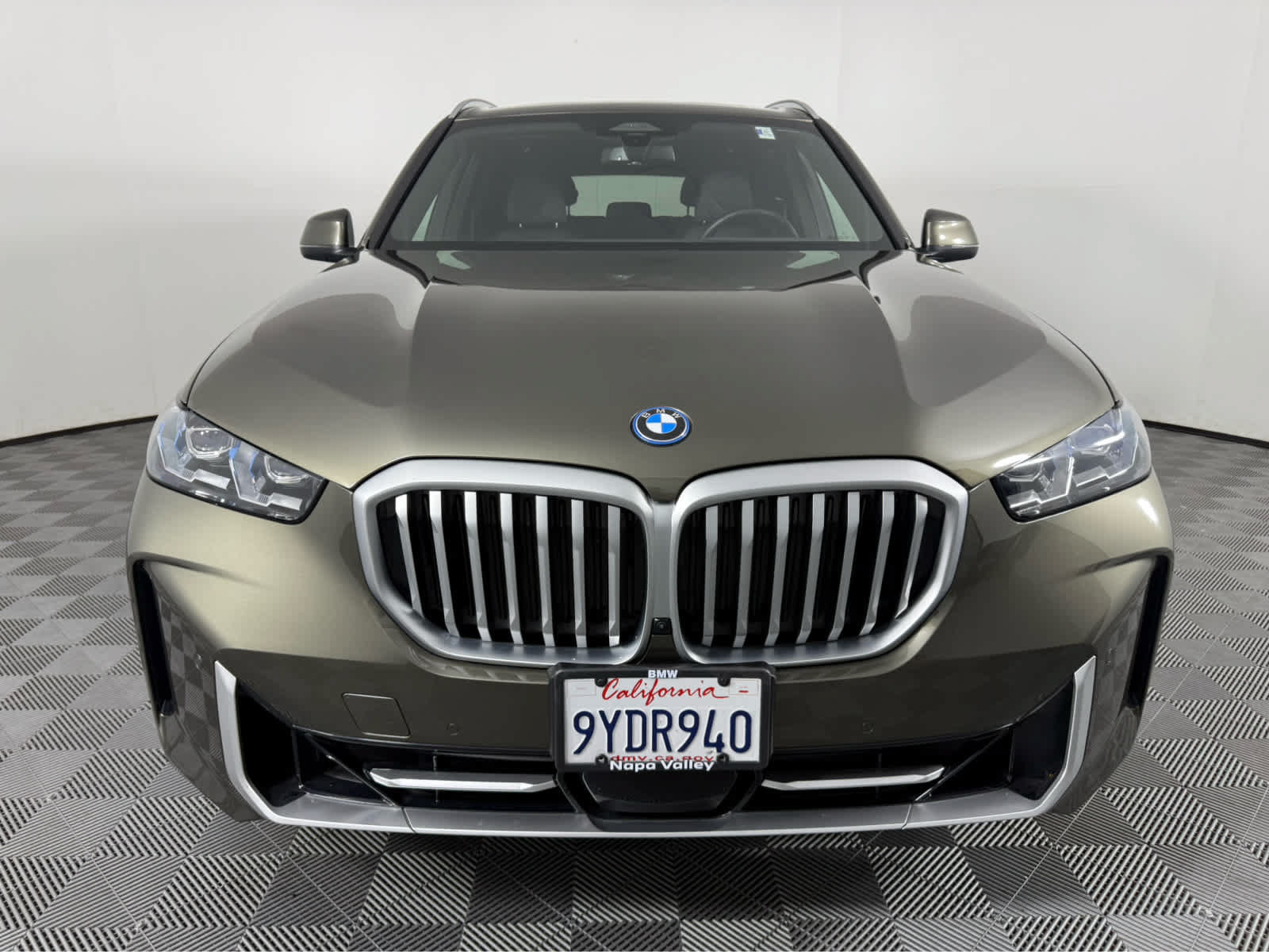 Used 2025 BMW X5 xDrive50e w/ Premium Package AWD/4WD image 8