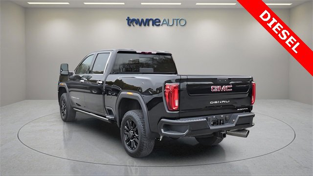 Used 2022 GMC Sierra 3500 Denali w/ Denali Black Diamond Edition image 3