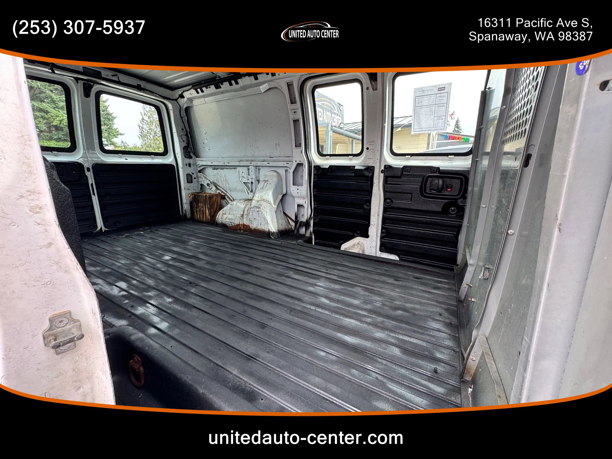 Used 2008 Chevrolet Express 3500 Van 3D image 10