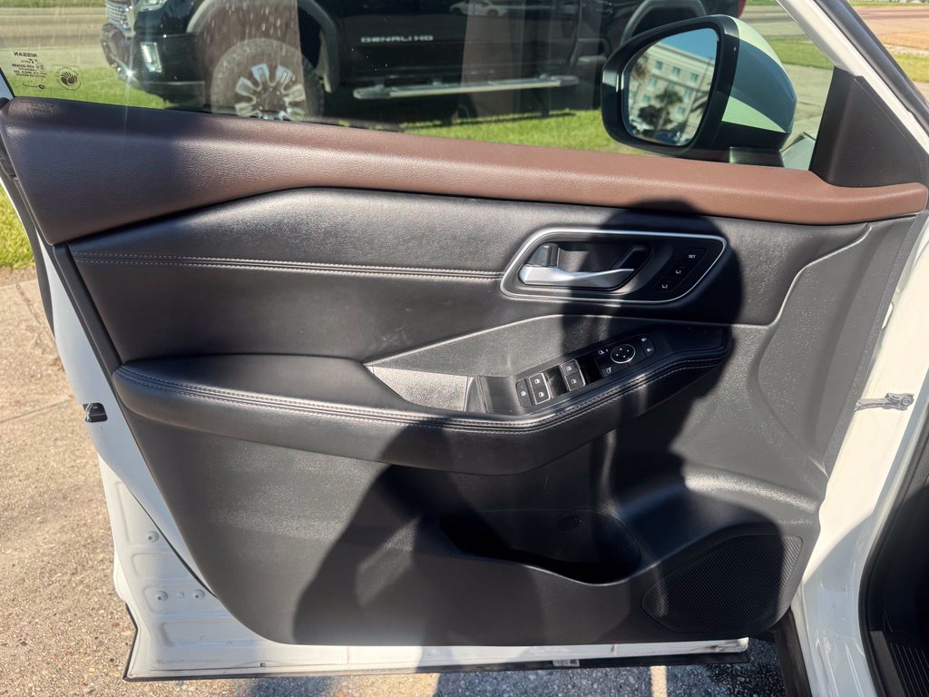 Used 2021 Nissan Rogue SL w/ Premium Package FWD image 8