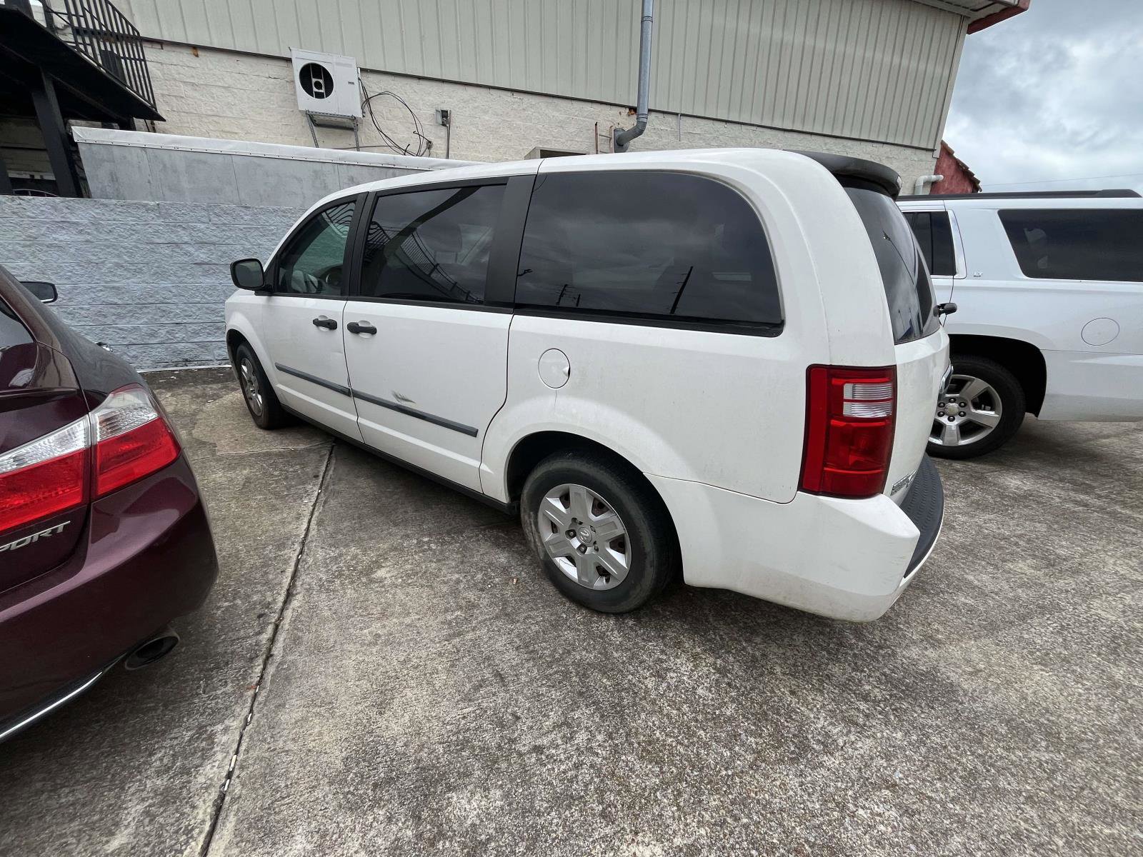 Used 2008 Dodge Grand Caravan SE w/ PWR & Remote Entry Group FWD image 4