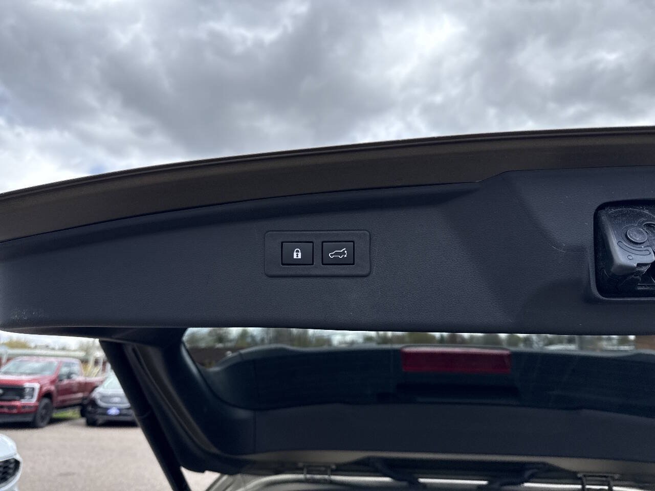 Used 2023 Subaru Outback Limited AWD/4WD image 16