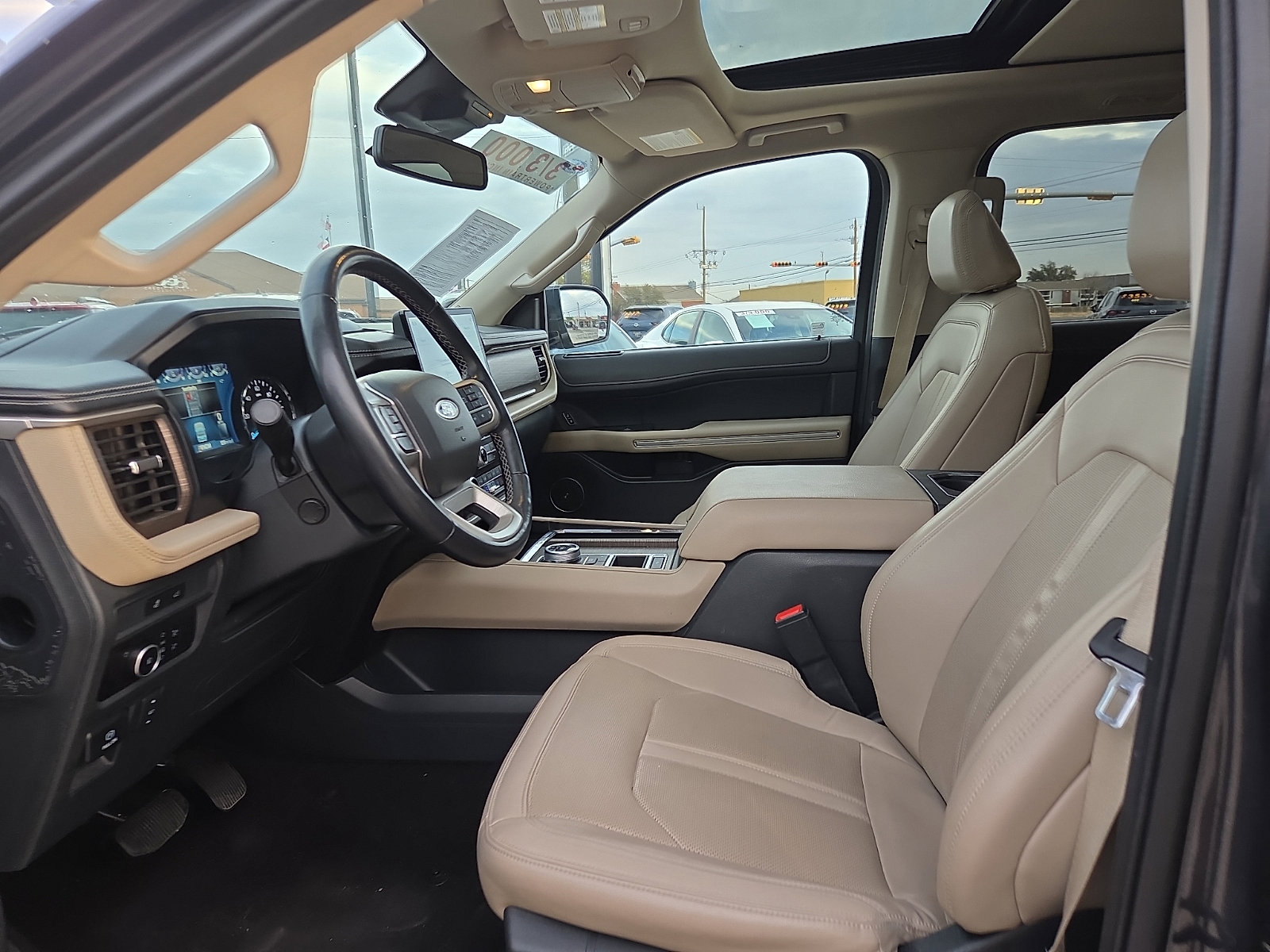 Used 2023 Ford Expedition Limited image 12