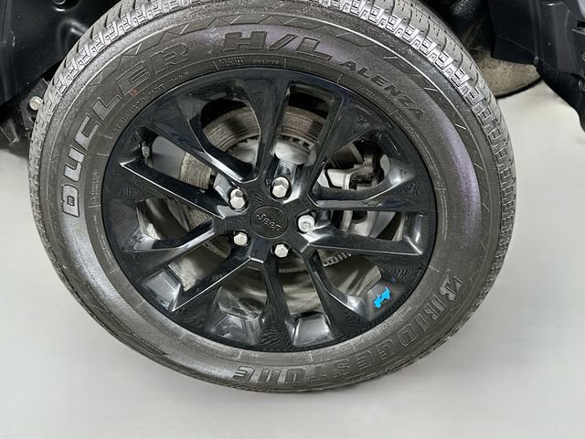 Used 2022 Jeep Wrangler Unlimited Sahara w/ Cold Weather Group AWD/4WD image 32