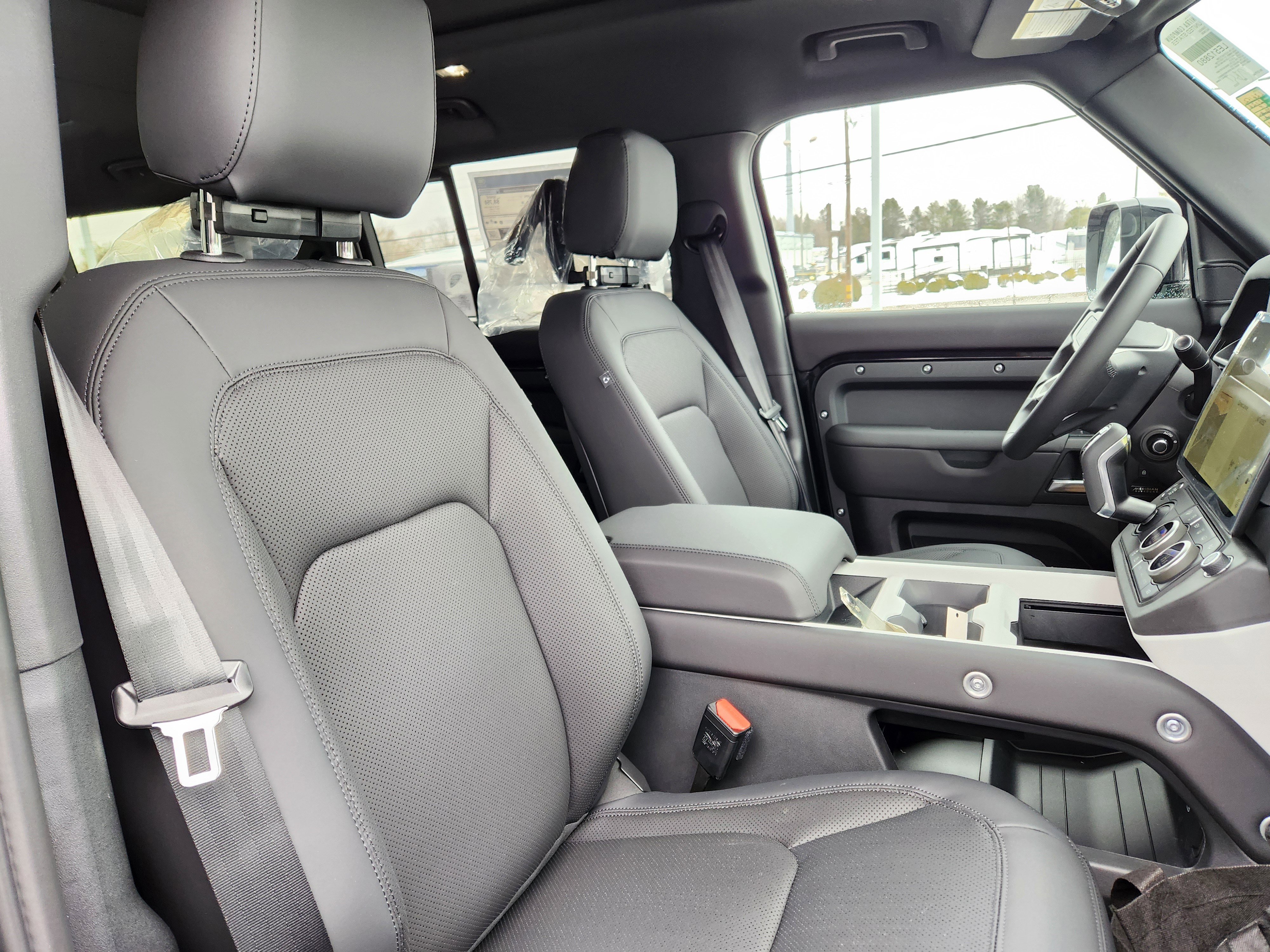 New 2026 Land Rover Defender 130 X-Dynamic SE image 12