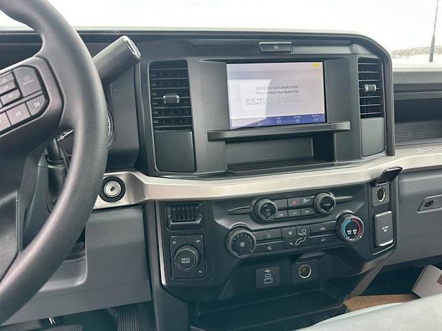 New 2025 Ford F550 4x4 Regular Cab Super Duty image 11