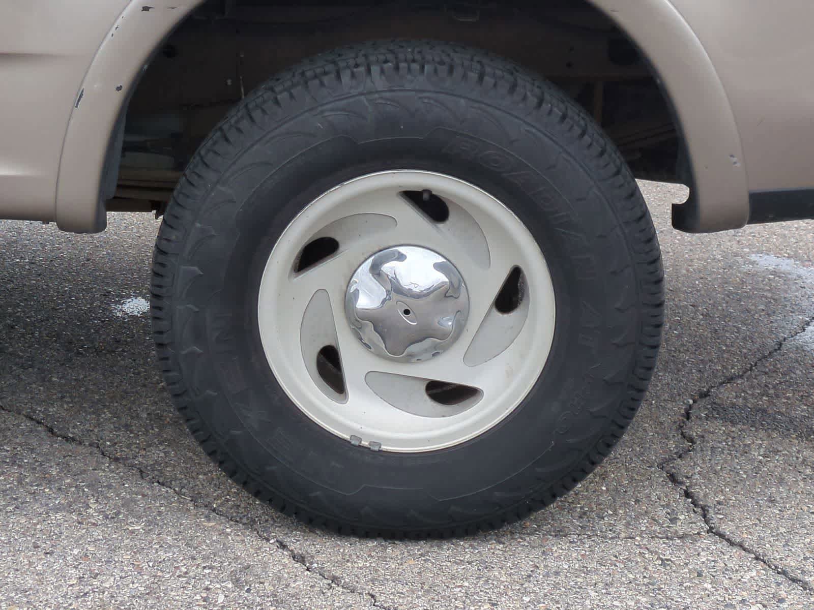Used 2001 Ford F150 Lariat AWD/4WD image 14