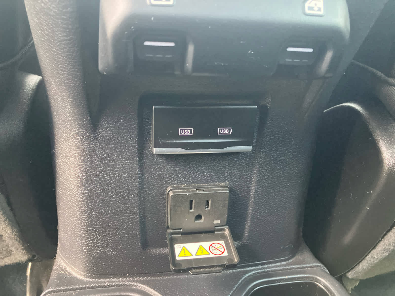 Used 2022 Jeep Gladiator Rubicon w/ LED Lighting Group AWD/4WD image 40
