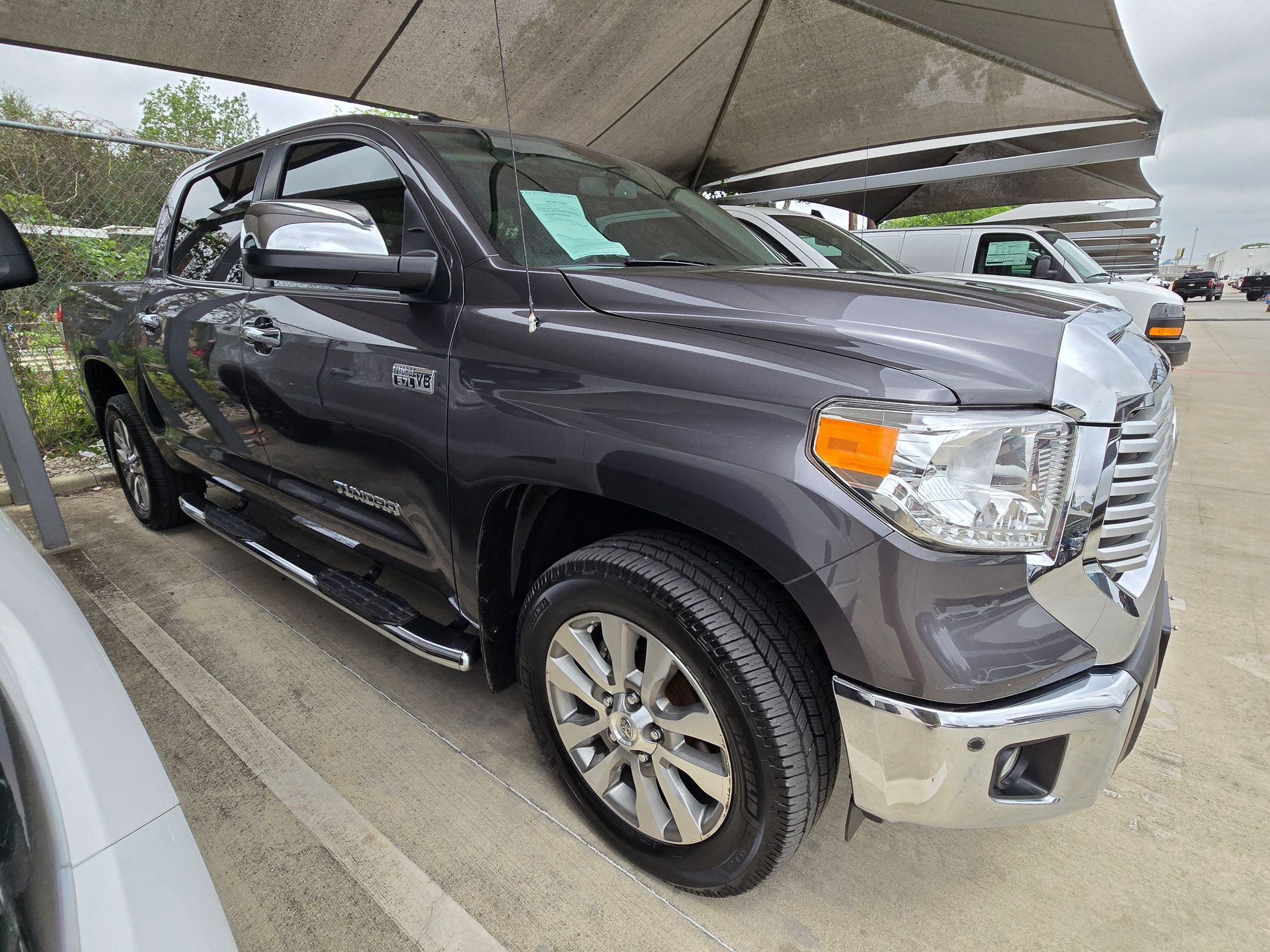 Used 2016 Toyota Tundra Limited w/ Limited Premium Package AWD/4WD image 9