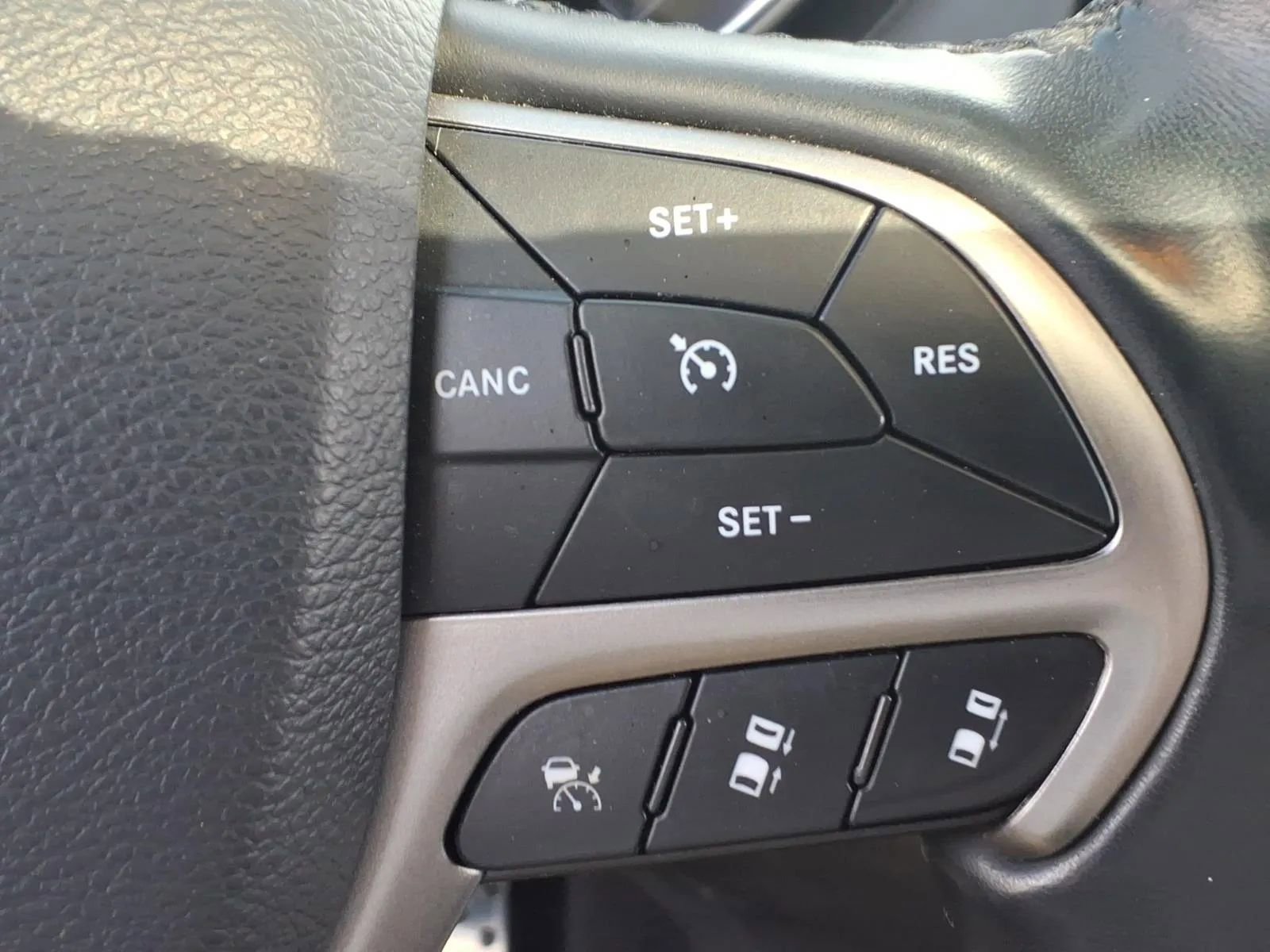 Used 2020 Jeep Grand Cherokee High Altitude AWD/4WD image 30